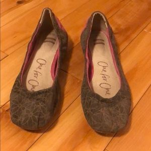 EUC Toms Ballet Flats